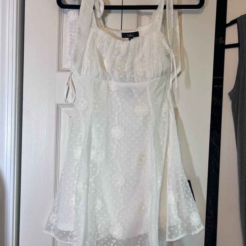 Lulu's White Floral Dress